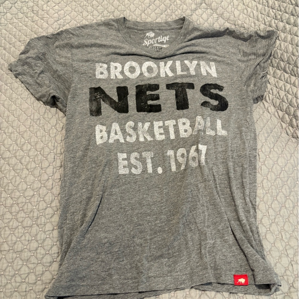 Brooklyn Nets Gray T-Shirt - Picture 1 of 3
